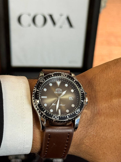 Orient Men's Diver Style Watch – Brown Sunburst Dial, Rotating Bezel, Brown Leather Strap