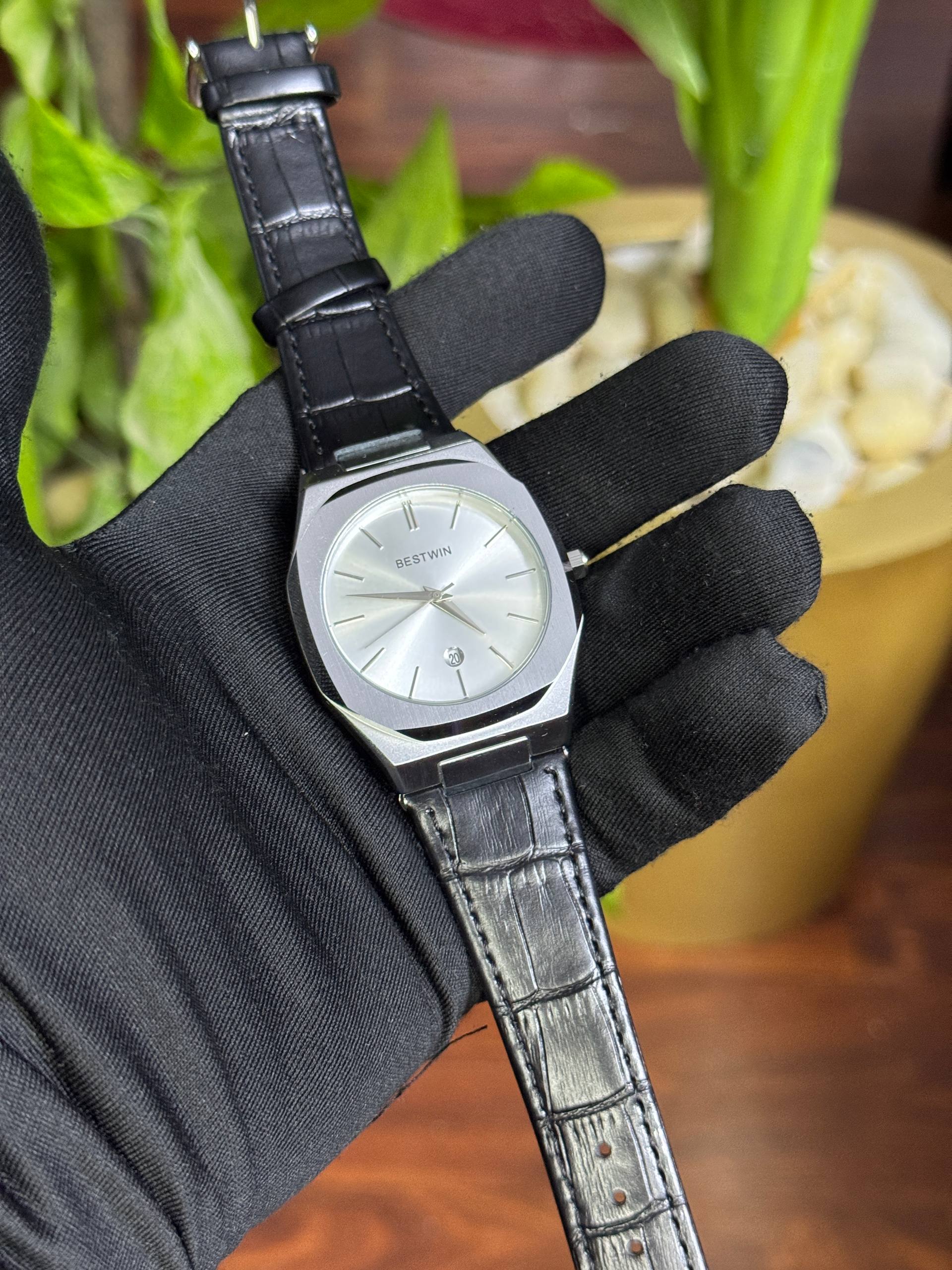 BESTWIN – Leather Strap Watch