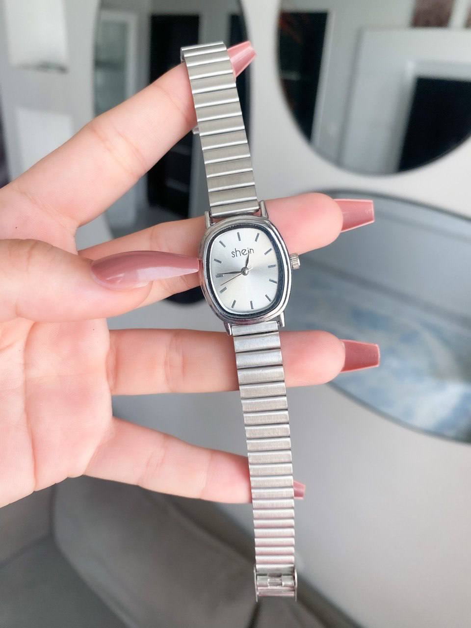 SHEIN– Ladies Stainless Steel Watch – Classic Oval Dial – Everyday Waterproof