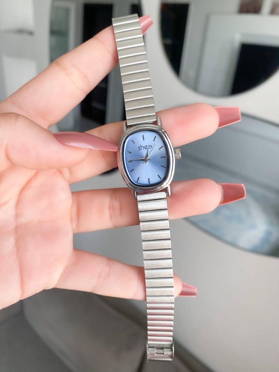 SHEIN– Ladies Stainless Steel Watch – Classic Oval Dial – Everyday Waterproof