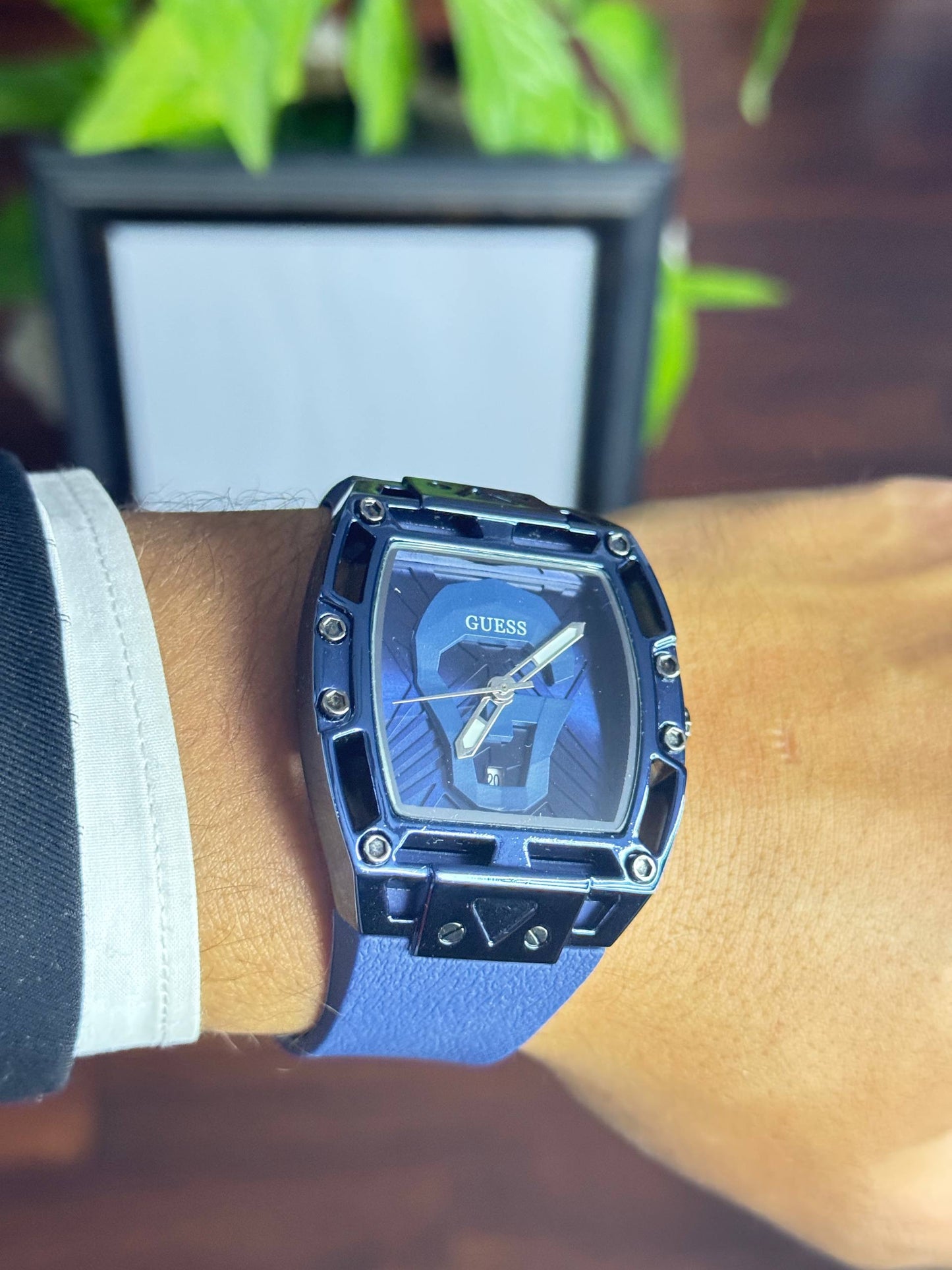 Guess Style Men’s Watch – Black Dial, Black Silicone Strap