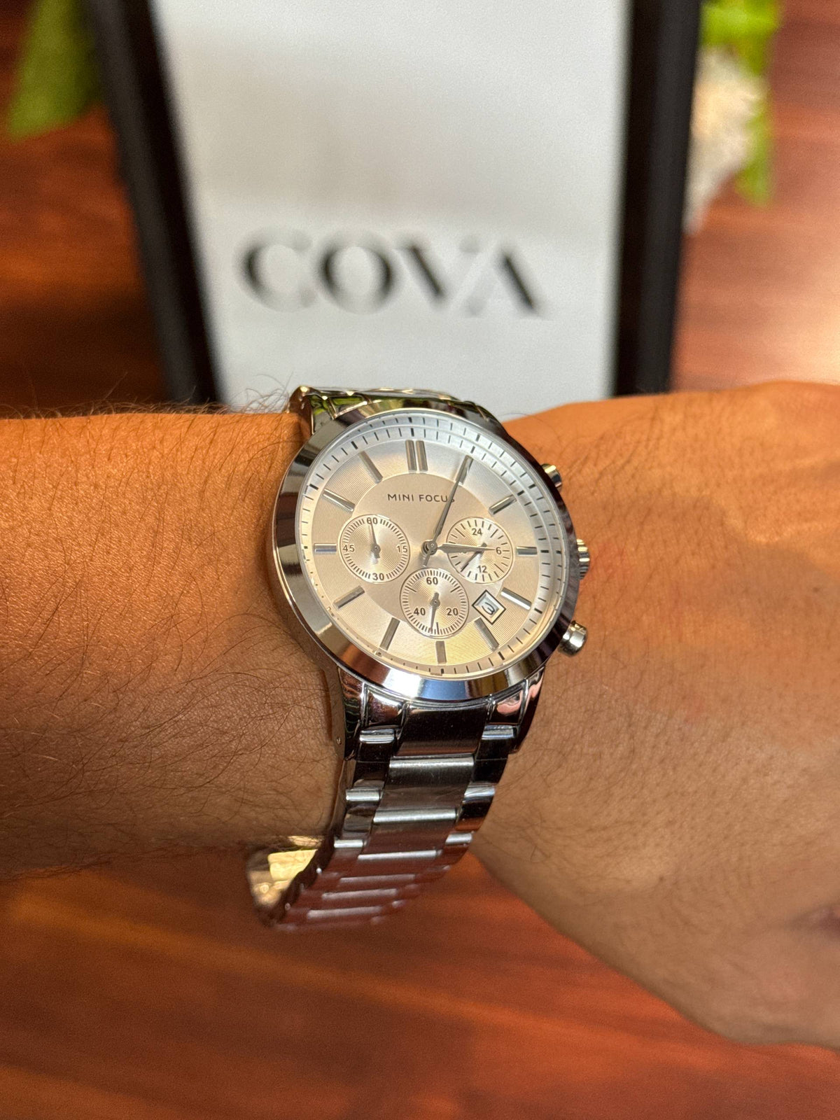 MINI FOCUS Original Men's Chronograph Watch – Silver Dial, Stainless Steel Bracelet