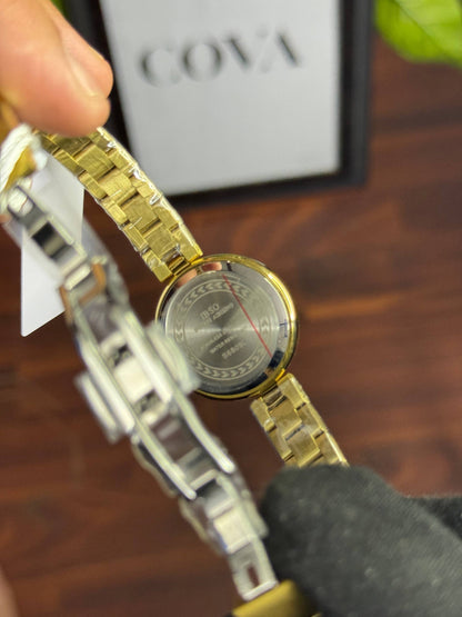 IBSO S6809L Luxury Minimalist Women's Gold Watch
Slim Steel Bracelet