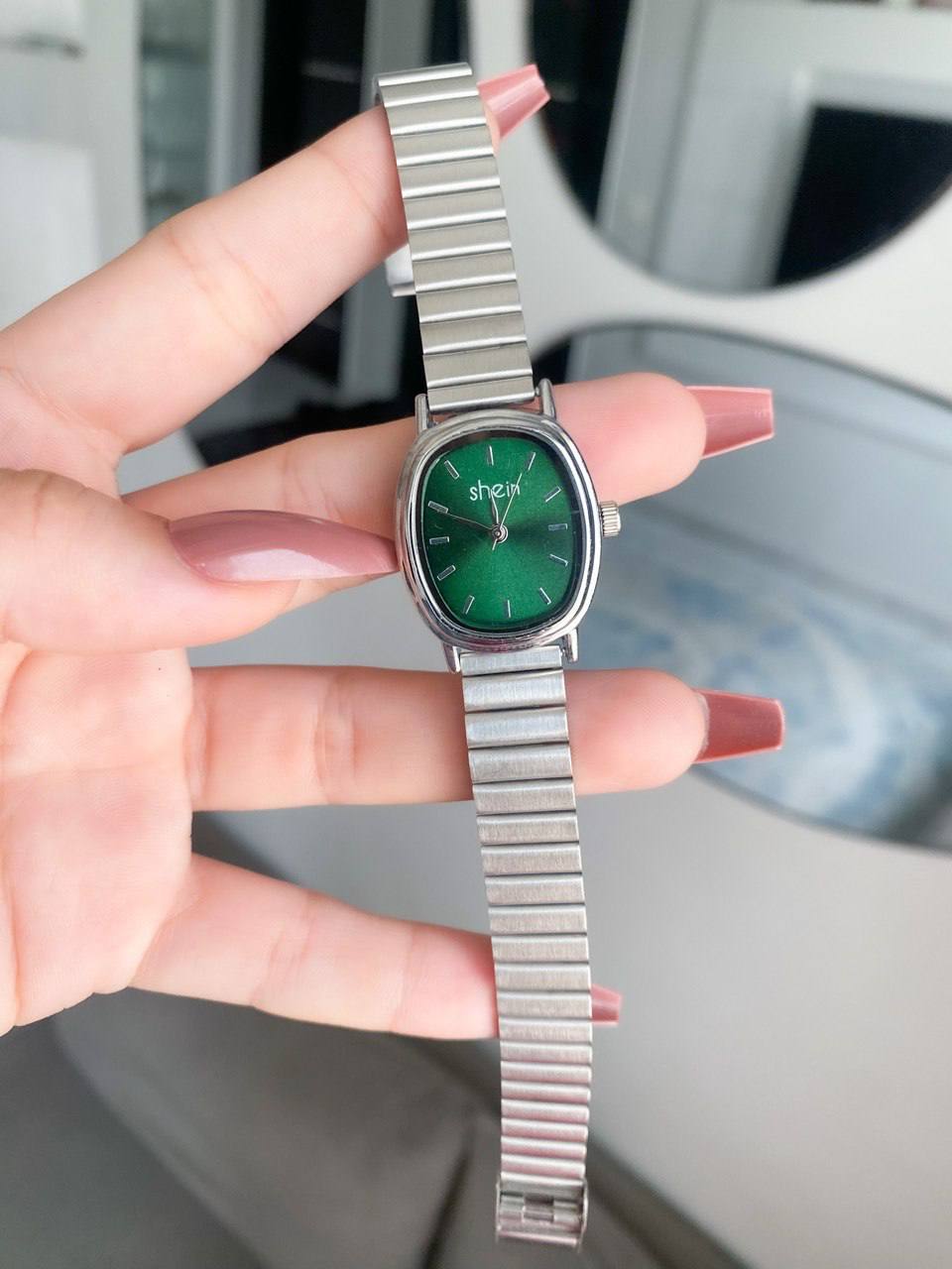 SHEIN– Ladies Stainless Steel Watch – Classic Oval Dial – Everyday Waterproof