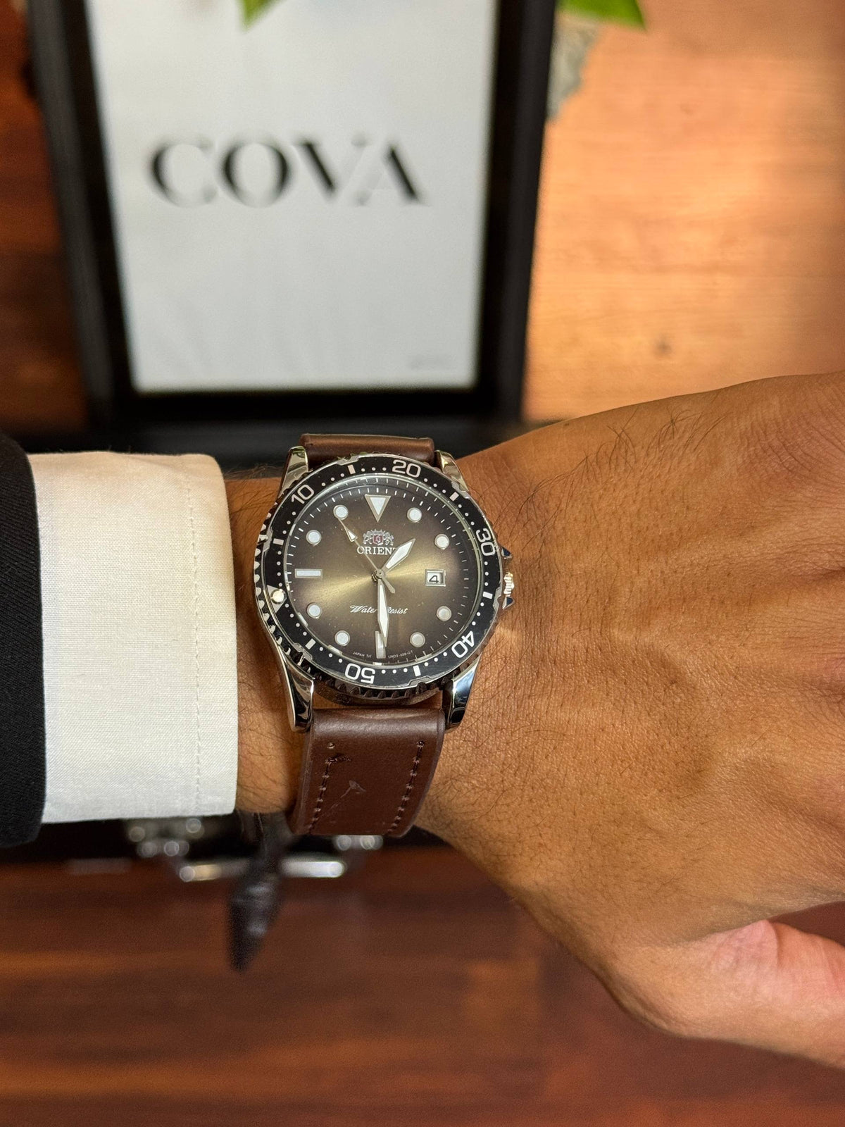 Orient Men's Diver Style Watch – Brown Sunburst Dial, Rotating Bezel, Brown Leather Strap