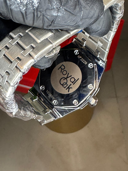 Audemars Pigue “ Royal Oak “